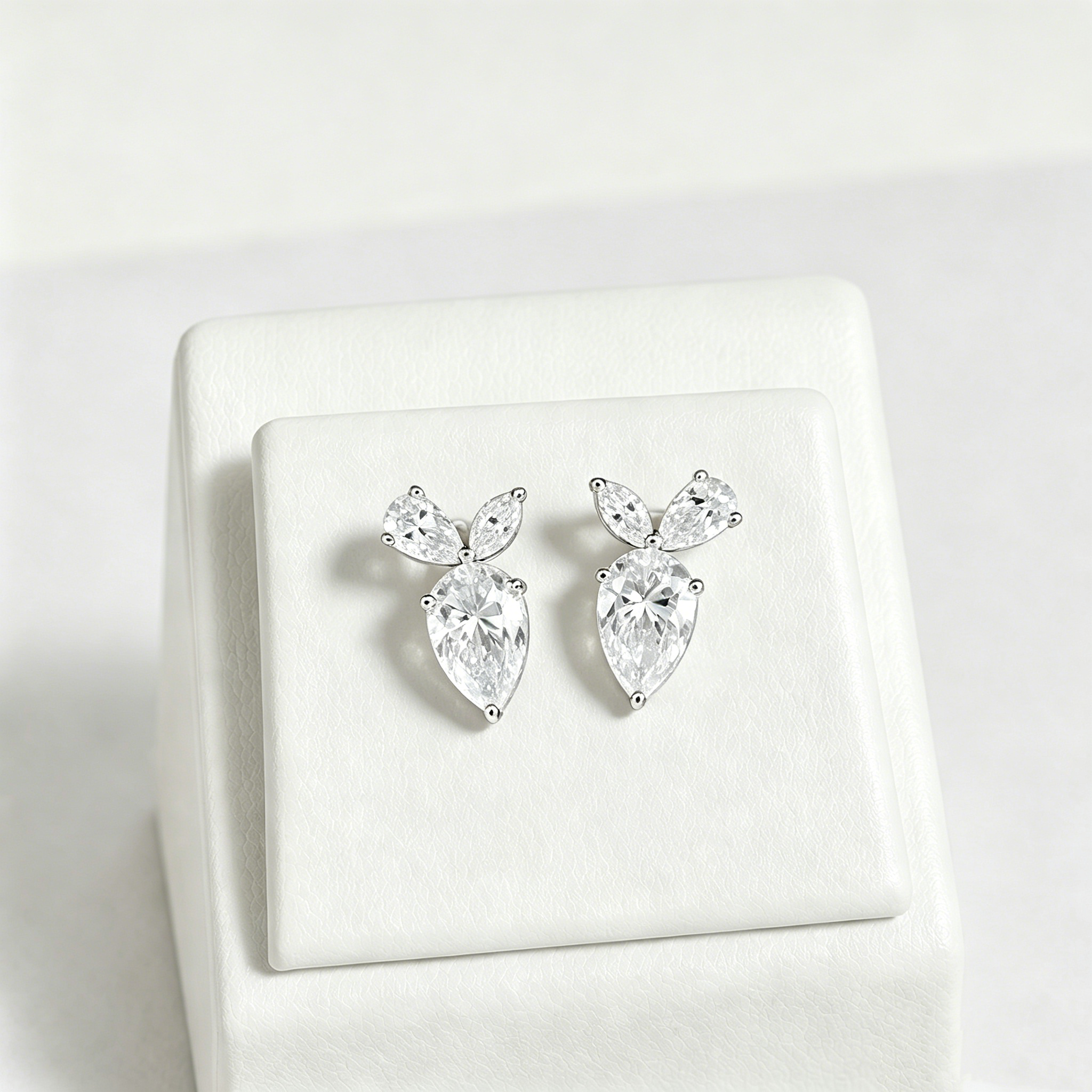 FLORAL DEF VVS Lab Grown Diamo - đánh giá và giá Diamond Stud Earrings