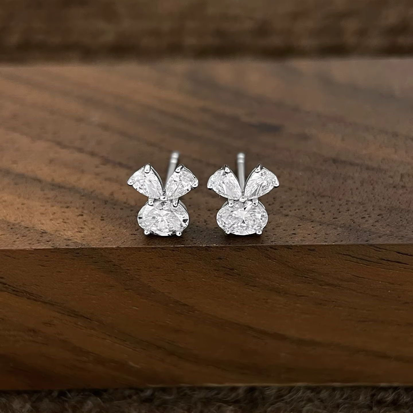FLORAL DEF VVS Lab Grown Diamo - đánh giá và giá Diamond Stud Earrings