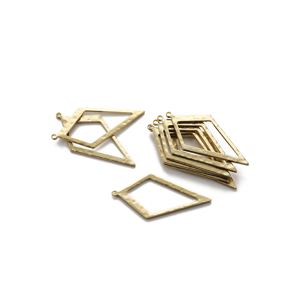 Raw Brass Hammered Rhombus Cha - đánh giá và giá Diamond Stud Earrings